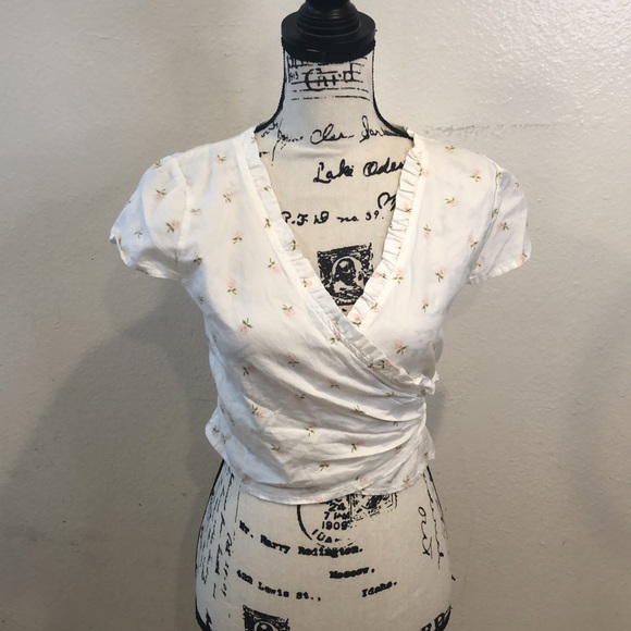 Brandy Melville tie front top - Picture 10 of 11